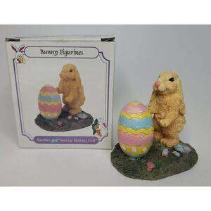 Vintage Great Western Trading Bunny Painting Easter Egg Figurine U77/9
